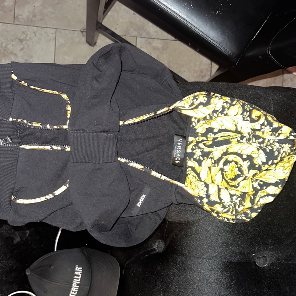 Authentic Versace sweatsuit 18/24 months worn